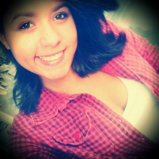 Snap : milly.lopeees 
Insta : _millylopes