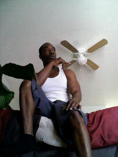 Twitter & Fbook @ Da sM dAmN TiME!!