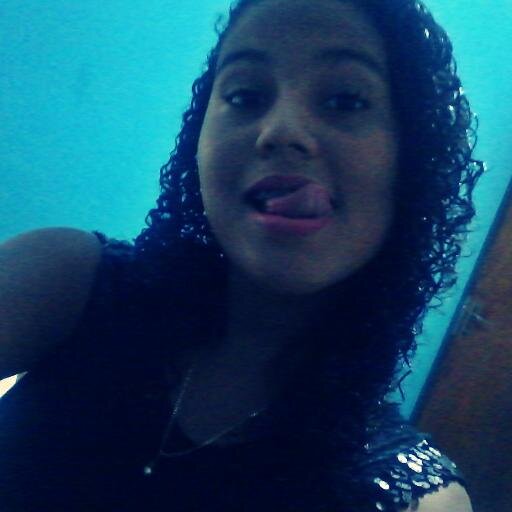 14 anos, Morena, Linda, Determinada, Namorando , Love o/ ♥