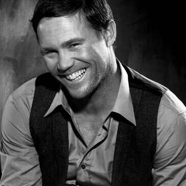 Whitelighter and secret guardian of the charmed ones. Falling for Piper more and more everyday. #charmed {MRP 18+}
