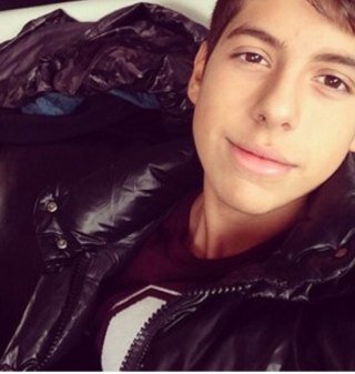 Official page/ follow if you love @matthunter123 /Tia Margie y Sammi,Tia Neida,MATT nos siguen #Hunterlandia #Hunters❤Conoci a Matt el 10/8/13