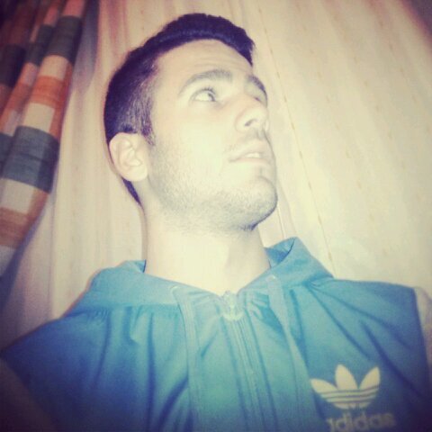 si tienes un sueño lucha por el! no dejes que te hundan en el.intento se fuerte que con esfuerzo y saber esperar el momento todo llega ;)