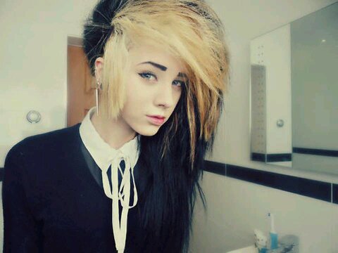 Hi I'm Copeland I'm 17 single and I love bands and cats (R)aping (P)andas