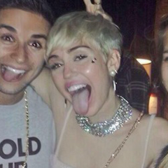 just5sosummer's profile picture. harry styles greeted me bitches