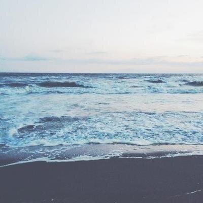 Hey ! FOLLOW HER ! thanks ! ♥ 
@AllRise_Girl