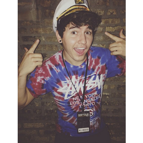 craiccaylen's profile picture. 'yeah im here with your friend candice!'