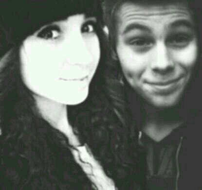 hii im a part of #5sosfam i love them so hard you cant even imagine .xx.