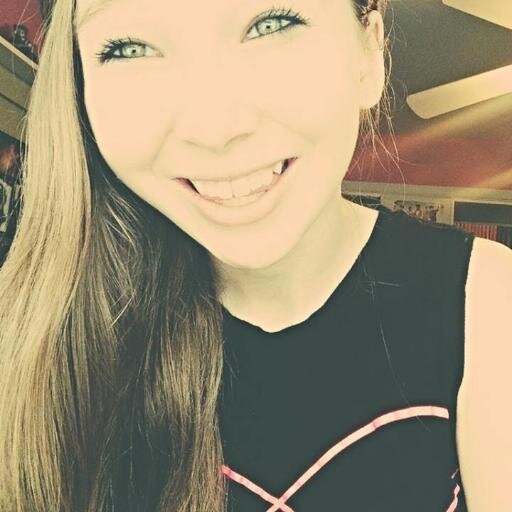 @Harry_Styles My husband Pround to be a #Directioner My best friend @MrsHoranLove1D , Her husband is Niall ! I'M A AMAZAYN !