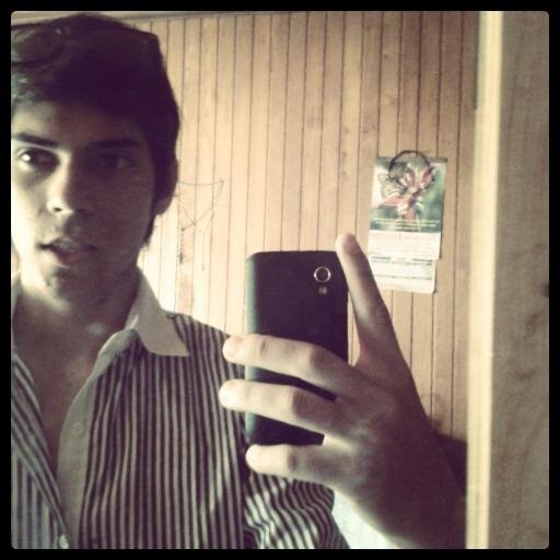 17 años. soy amante del futbol sala , campo ,  futuro ingeniero civil. idolo Ale Silva 3 CR7 . OLIMPISTA hasta la muerte.