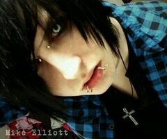 emo_kiss233's profile picture. ✽Hey me emo me ahdy ✽lol  from . America oh lol I,m not ok