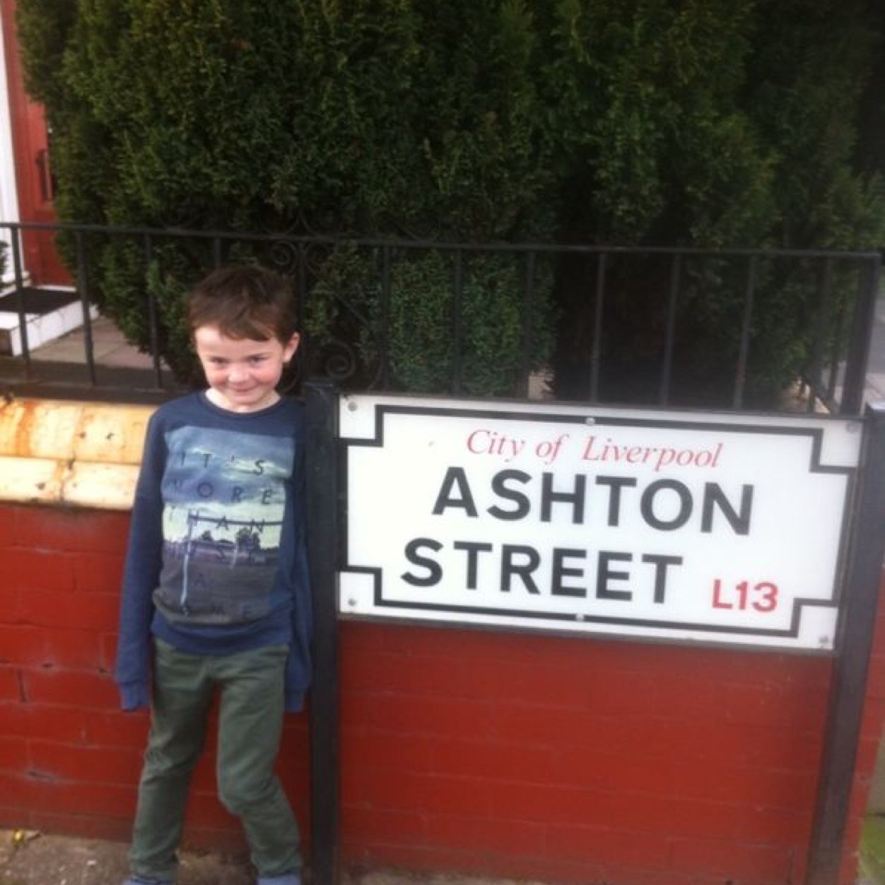 Liverpool  fan and play for peninsula lyons,football mad love futsal and like fifa aswell