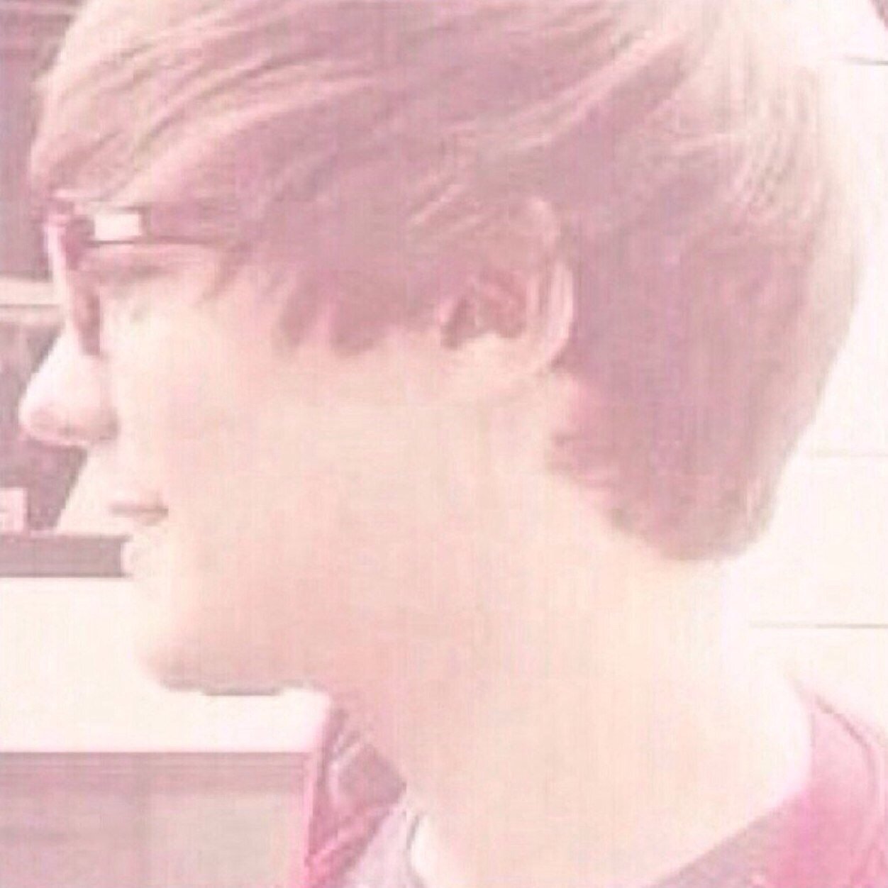 please follow @tounlink ?! ask for a follow back (or for 5 free follows)!!!!!!