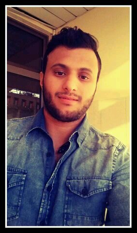 proud egyptian pharmacist:)
3ashe2 elzamalek ,amr diab w monir:D men om eldonia masr ;p ;)