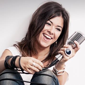 Desde este Twitter os informaremos de todas las noticias musicales relacionadas con la artista malagueña Vanesa Martín.
