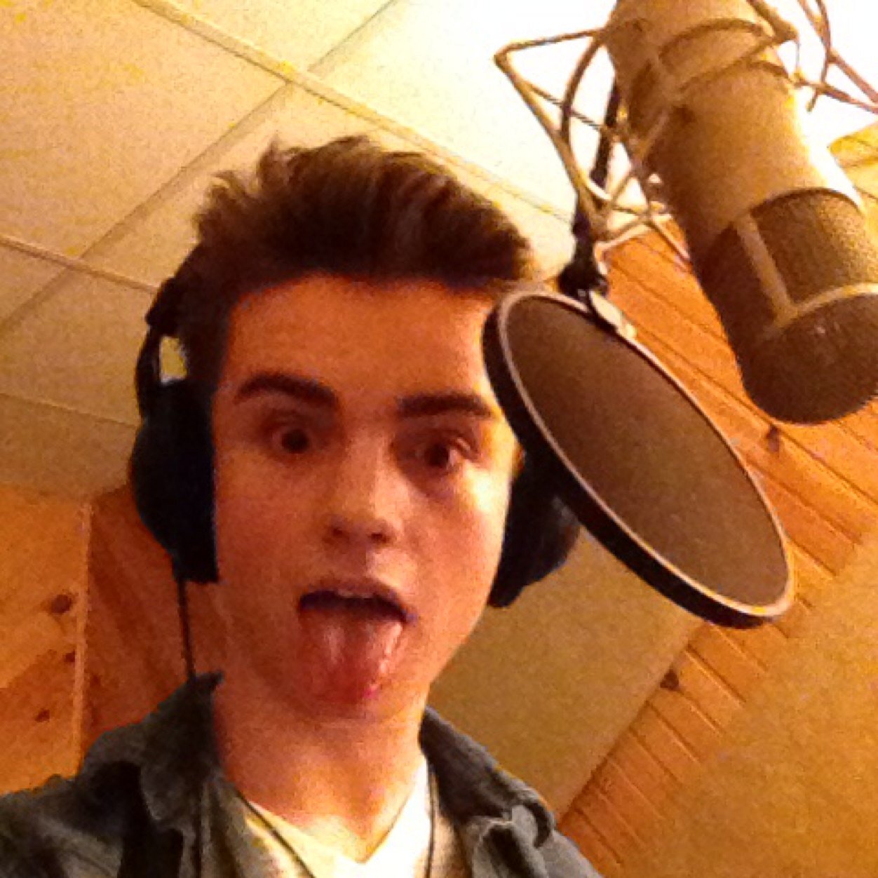 singer/songwriter. working hard to get on your radio station. Contact: wellssongwriting@gmail.com MUSIC COMING SOON!