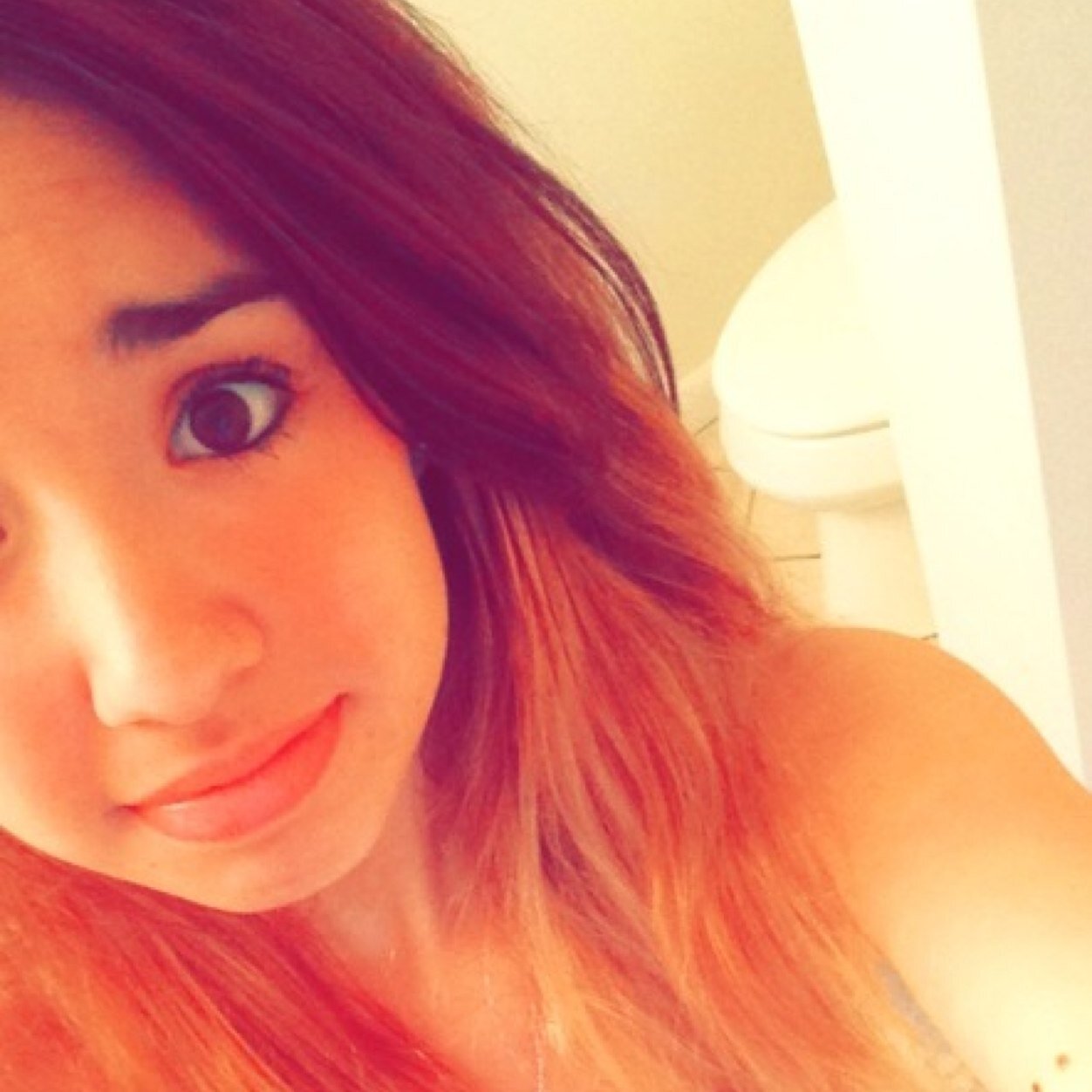 invibleme's profile picture. I'm 16 years young , I don't spray tan, I don't wear push-up bras. My icon is ALWAYS me, not some fake model. I'm real and relatable just like my tweets :)