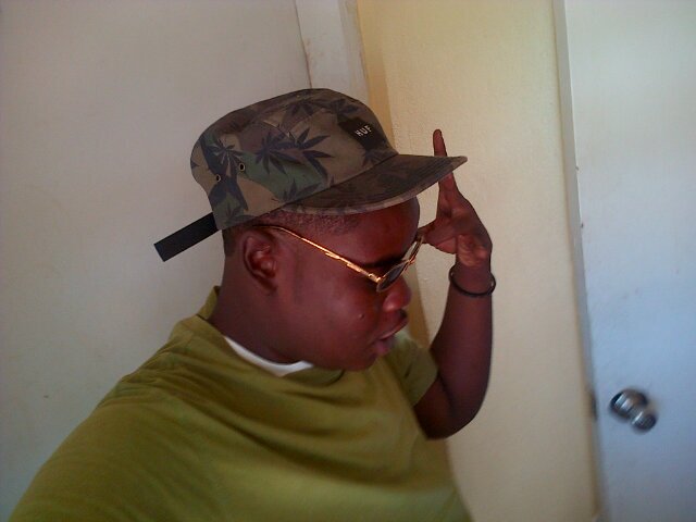 If yu was followin @neckeastsideboi same nigga new twitter I just 4got my password's. #scamgang, #EastSide2600, why? Neckless less friends more countless money!