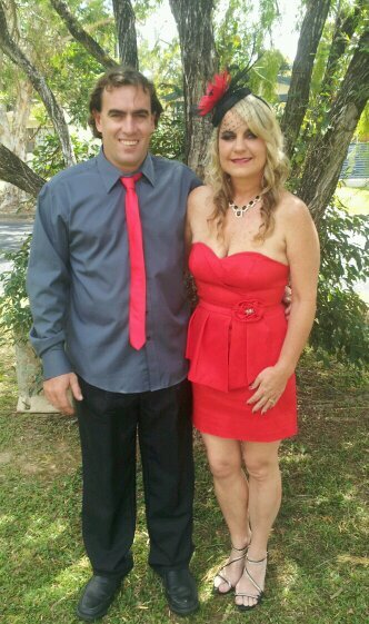 live in Cairns north QLD and work for Hastings Deering. married to Badger Johnston