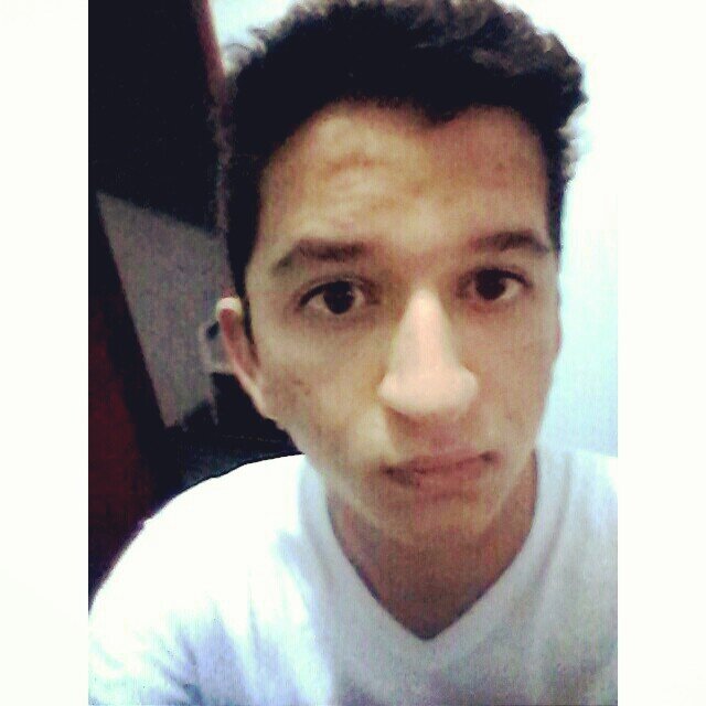 Serio não sei me definir cada hora momento sou de um jeito então fica difícil ... Me sigam se quiser se não só olhem :)