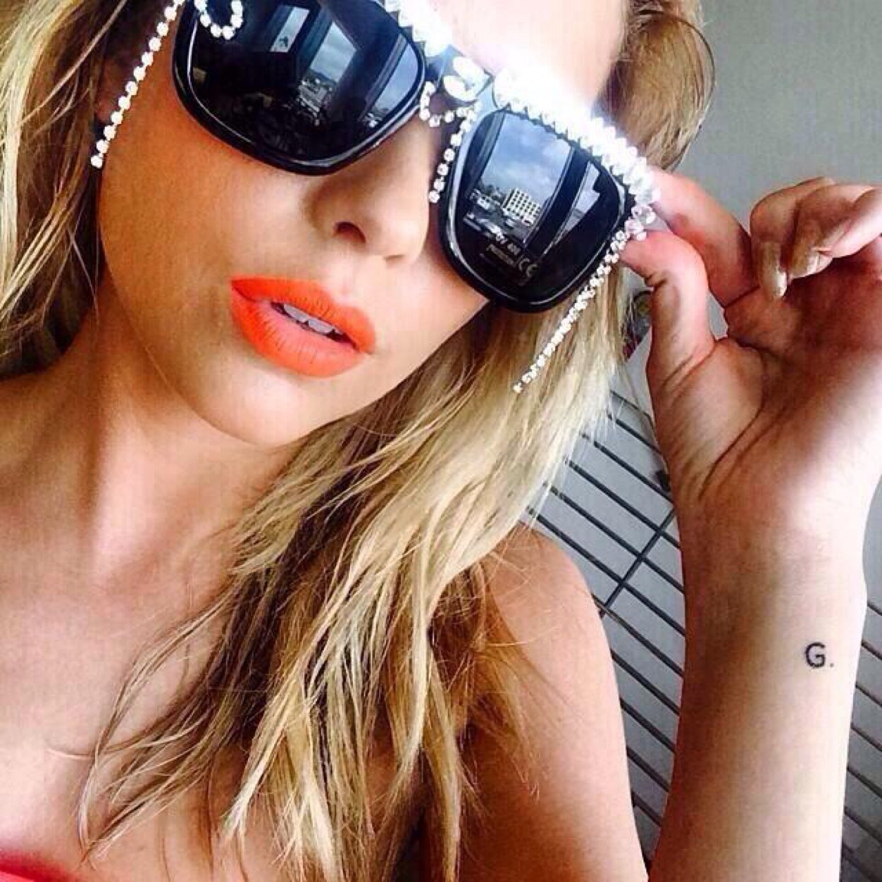 FREE FOLLOW!! PLEASE FOLLOW @Kidrauhlly_ AND I'LL GIVE YOU idk what