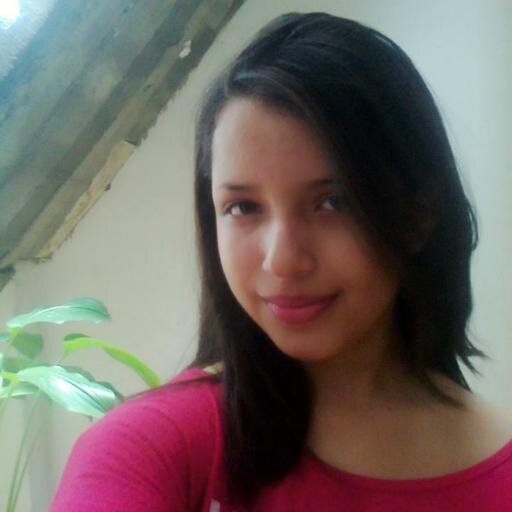 Soy DiVeRTiiDa :* :* .... Y Me Gustan Loz Liindos Por Dentro y por fuera.... :* :3 ....