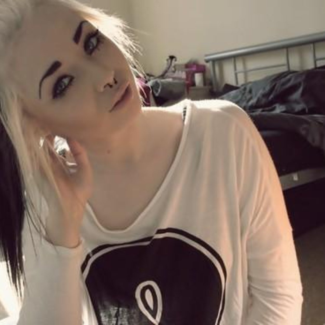 Hi, im @Skylarthefag 's. touch me i will kill you. And i like her more than Wiz Khalifa and thats alot. Deal with it.