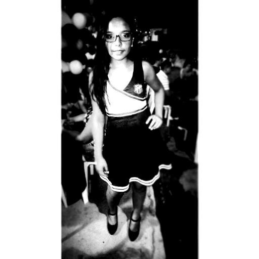 - Apesar de tudo, vou viver sorrindo. :)