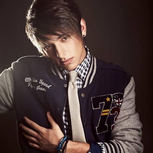 Hello everyone! My name is Dimitra, I am 16 years old and I'm from Greece ♥Boys and Noise♥ Noiser-Vkator♥
 Vangelis Kakouriotis♥