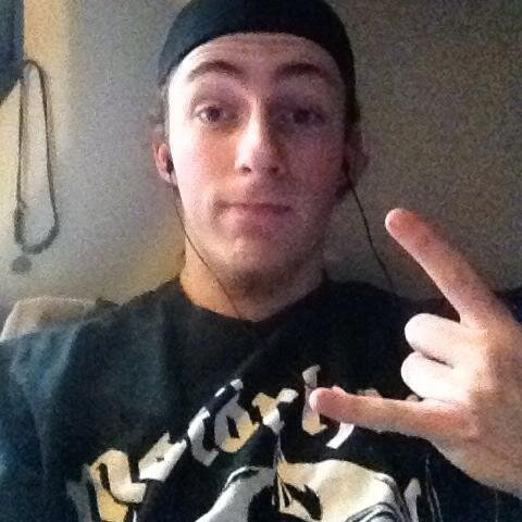 Type 1 Diabetic, Hardcore gamer, FPS Son, i like to longboard, mountian bike, and shoot videos. I also Am a poet