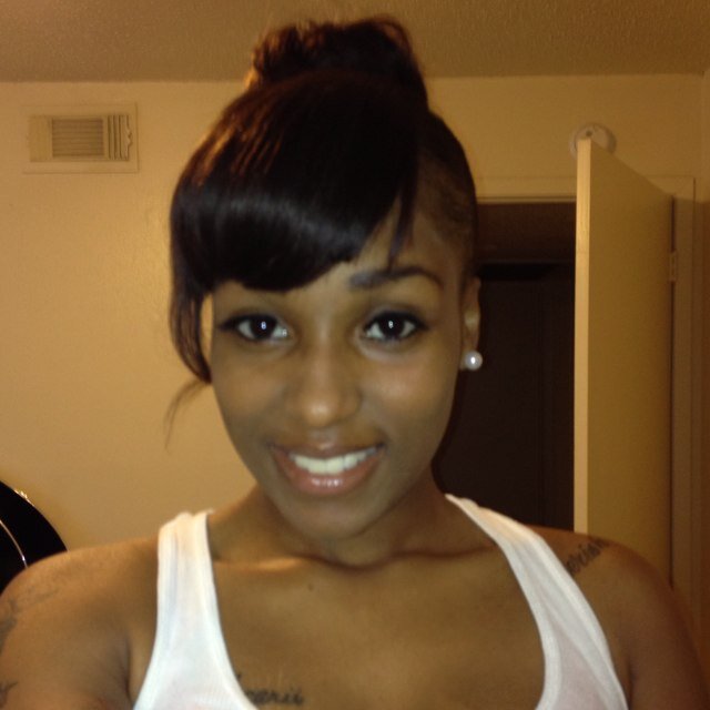 moneyy , is thee motive ... godd first , familyy second , && everything else will fall in place ! #TeamGoGetta
