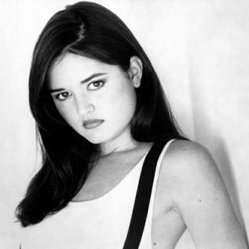 18 i might not see you but i hear you well lost my family and live in darkness as blind //18+ #single not looking please dont try // jail for @lonelytiny