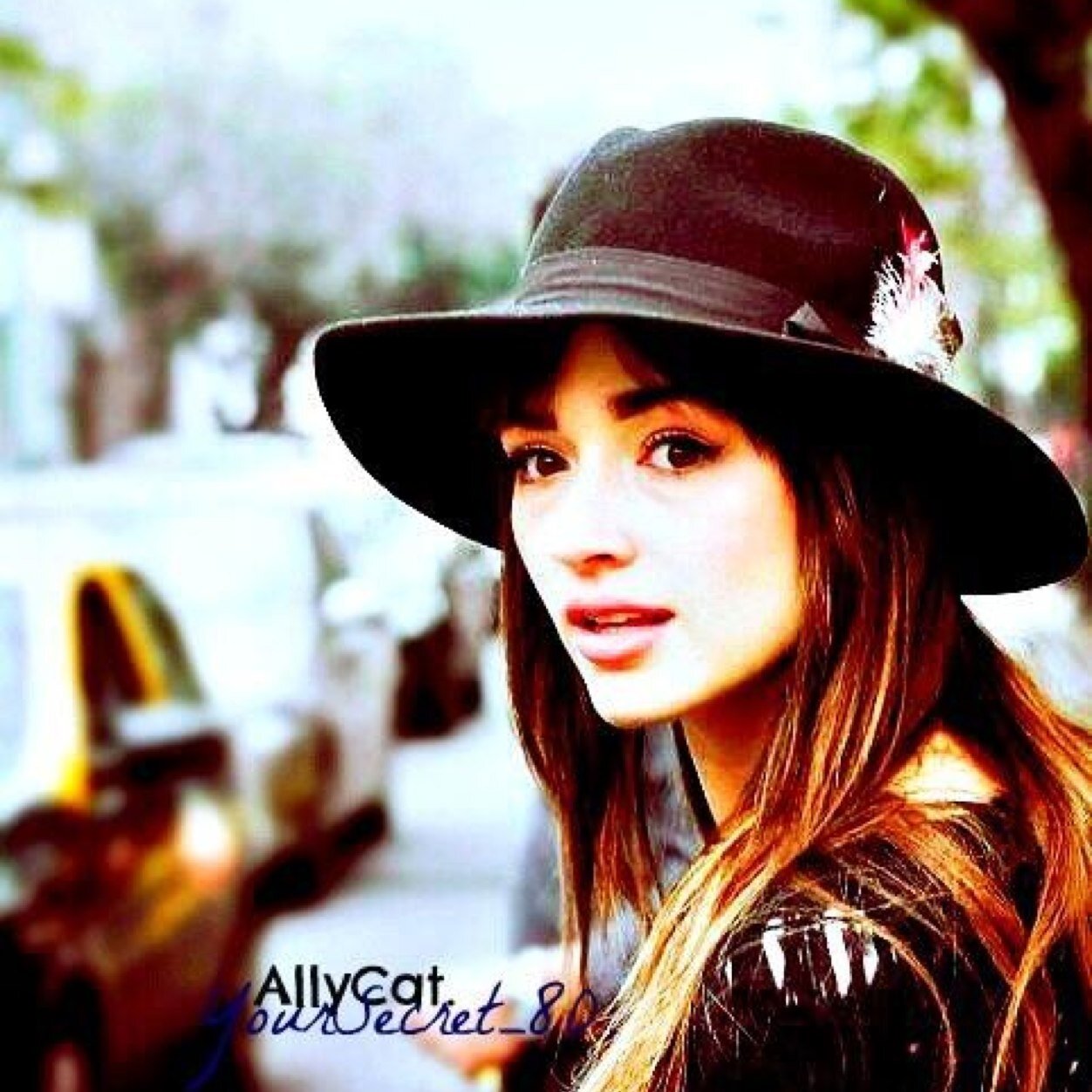 #TW|| (Not Looking)||RP||I don't fucking ship #Allisaac||#Corallison||Scratching Lydia because #LYDISON||#LYTHANISON||#BitchingBitch