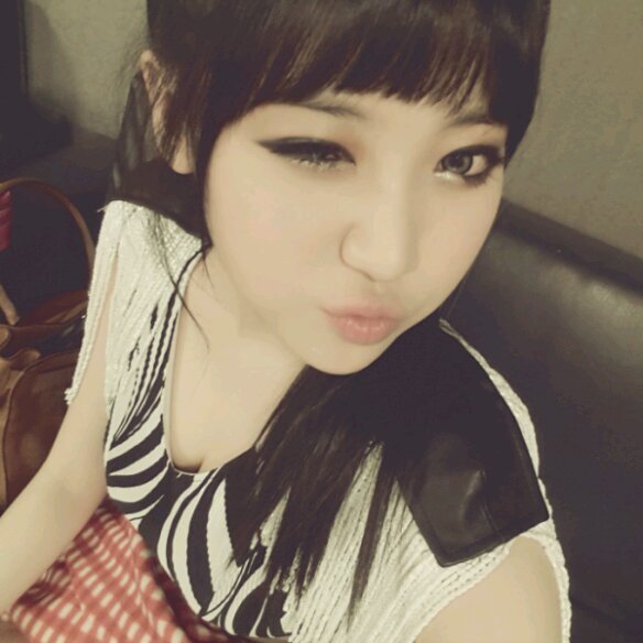 kmyuraaa's profile picture. 