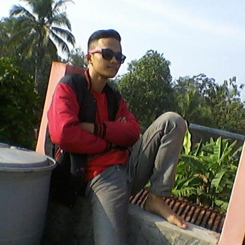 selalu keep smile pd semua orang.