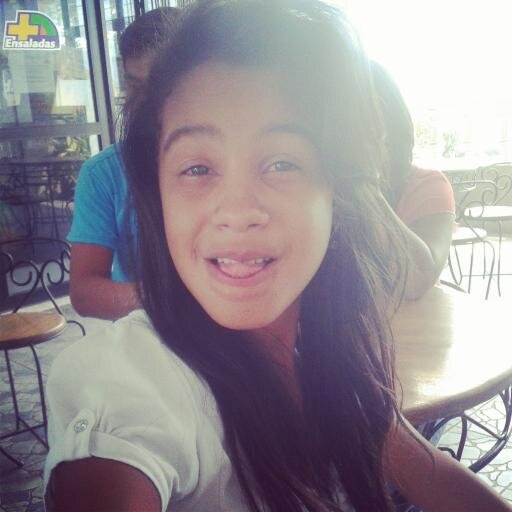 me llamo LYSE tengo 14 años, estudio en miguel y antulio, me gusta jugar basket, bailar echar broma con mis amigos y eso asdfghjakl♥ me sigues y te sigo.