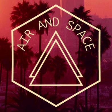 deep house dj & producer.
Instagram @airandspace // Label Boss @LoveGunRecords