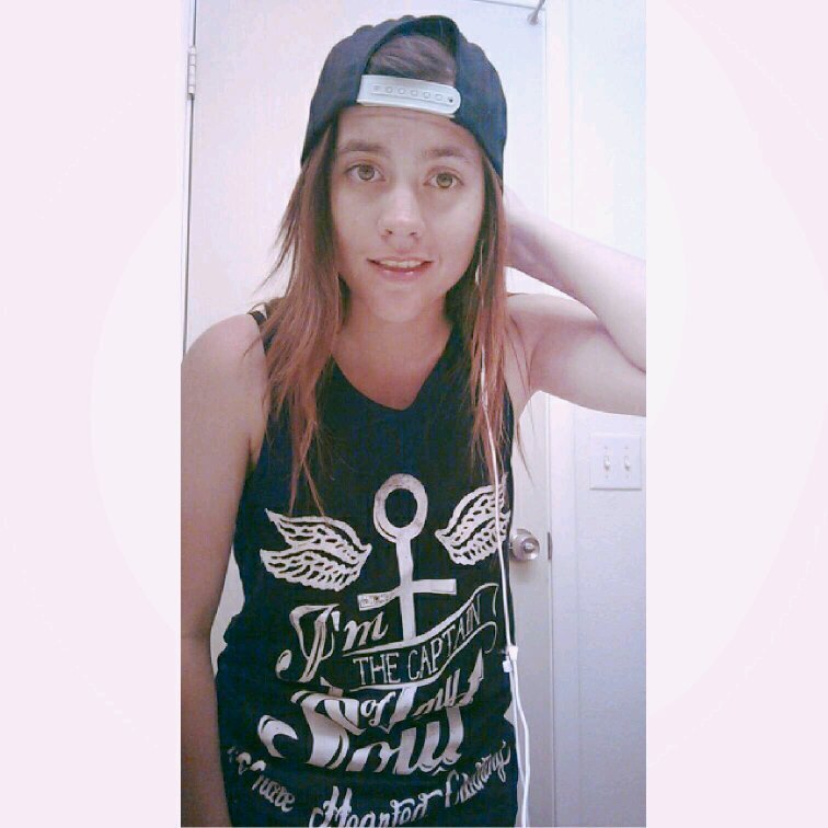 Taken i love my amazing girlfriend 01/02/14(:|Lesbian|17|Senior| bands | ❤️batman❤️| Vegas Born,Vegas Livin'☀️|