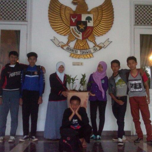 dede_damir's profile picture. Aku ingin melakukan sesuatu yang berbeda dari pada yang lainya aku berjanji ingin merubah bangsa indonesia menjadi negara yang lebih maju,