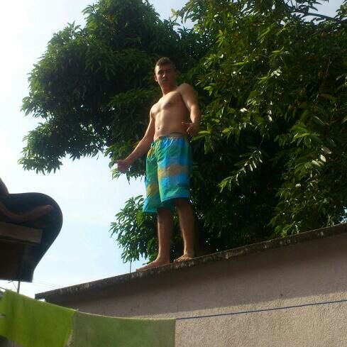me gustaria conocer los angeles pa saltar por los edificios ;):D