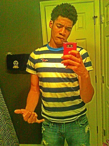 just a youngin livin life to the Fullest! #C/o 2014 #ballislife #Whogonestopme KIK: YrnGotti_