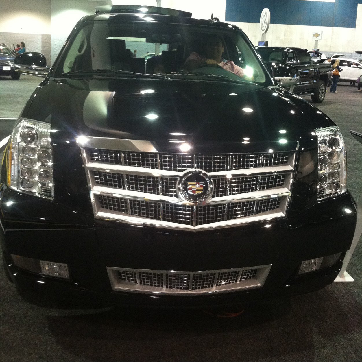 efrain2002's profile picture. 