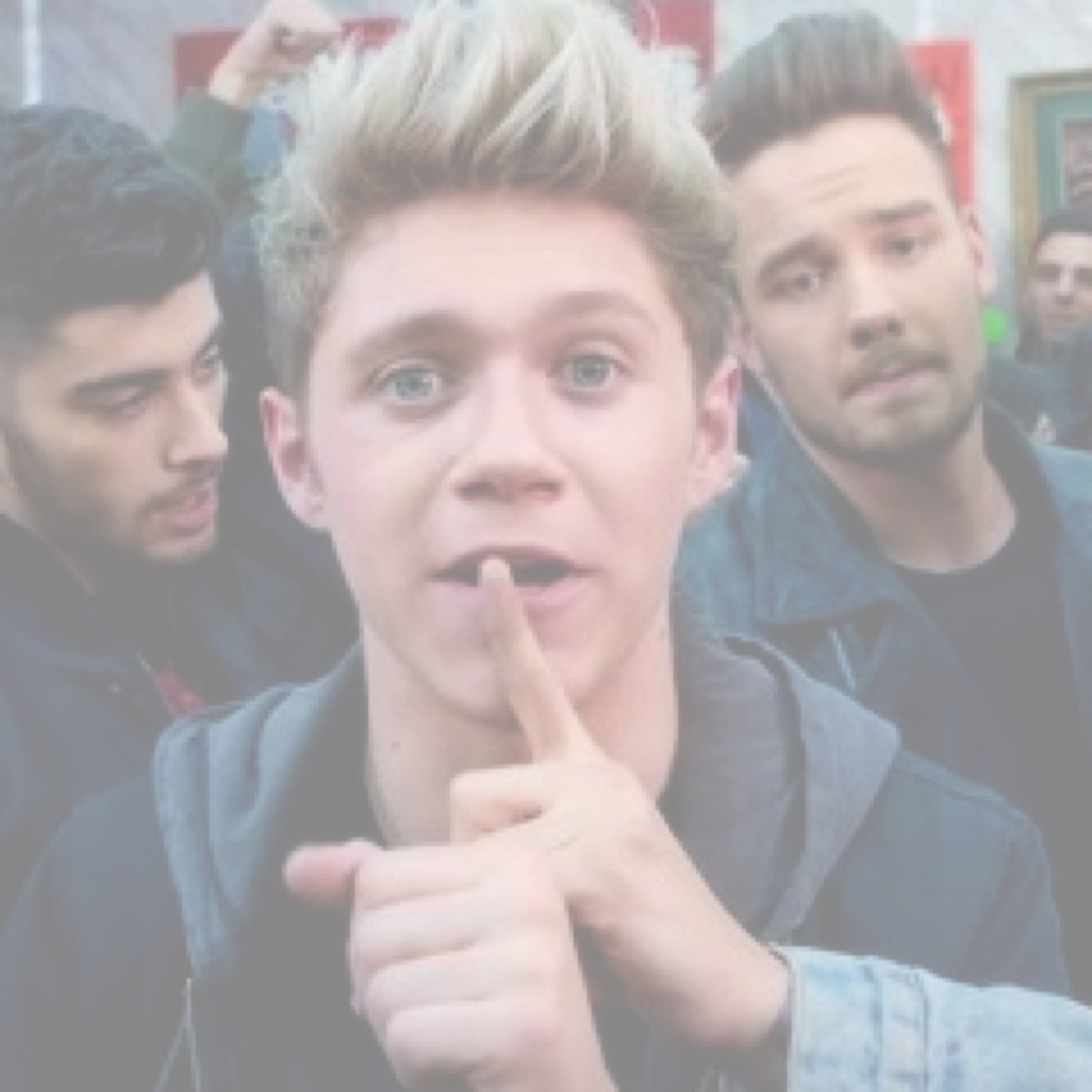 Follow @stylinsonbliss & @bioshockmalik , they follow back xo