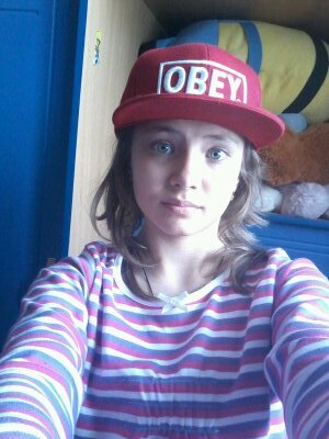 Привет всем,  я Лера.  Живу в Ульяновске =-). Кто заходит на мою страницу,  плиз,  читайте меня.  Буду рада ☺.Пупырка(PPK),Eminem и  Nils,  вы мой воздух! ❤