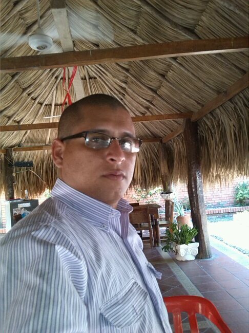 carlos_e_amaya's profile picture. 