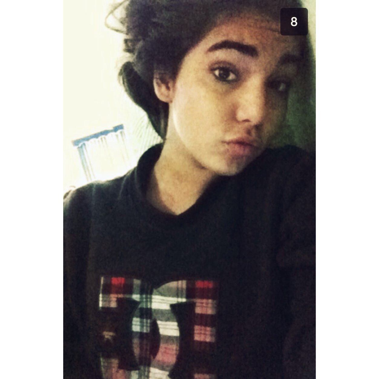 Adoro q me invejem e me odeiem, porque ninguem inveja os feios muito menos odeia os fracos!!!