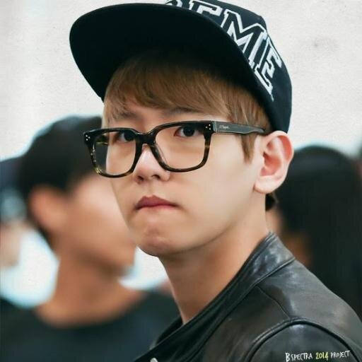 Let's spazz together! please FOLLOW fan account @vitaminE_X_O I followback k-pop fans. Don't have to follow this account :)