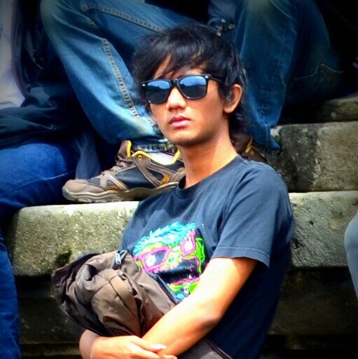 Gamers |  Penikmat Musik  | Programmer | #KTBFFH | Kerja Keras Kalo Kamu Mau Rock n' Rol