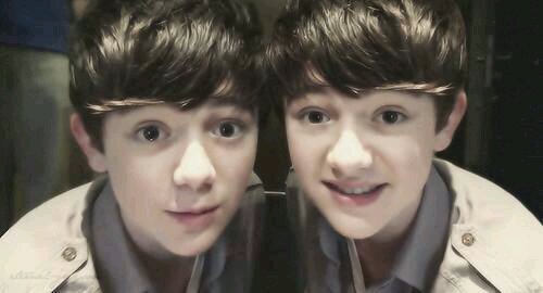 FOLLOW @omgreysoniall she follows back, follow or unfollow ♥