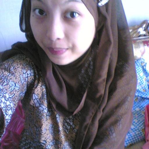 berusaha menjadi wanita yg berguna untuk siapapun