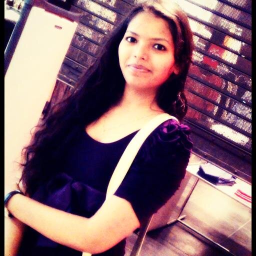 loves SPN,  reading random stuff ; thinks dance actually heals the soul...n wants to see new places..